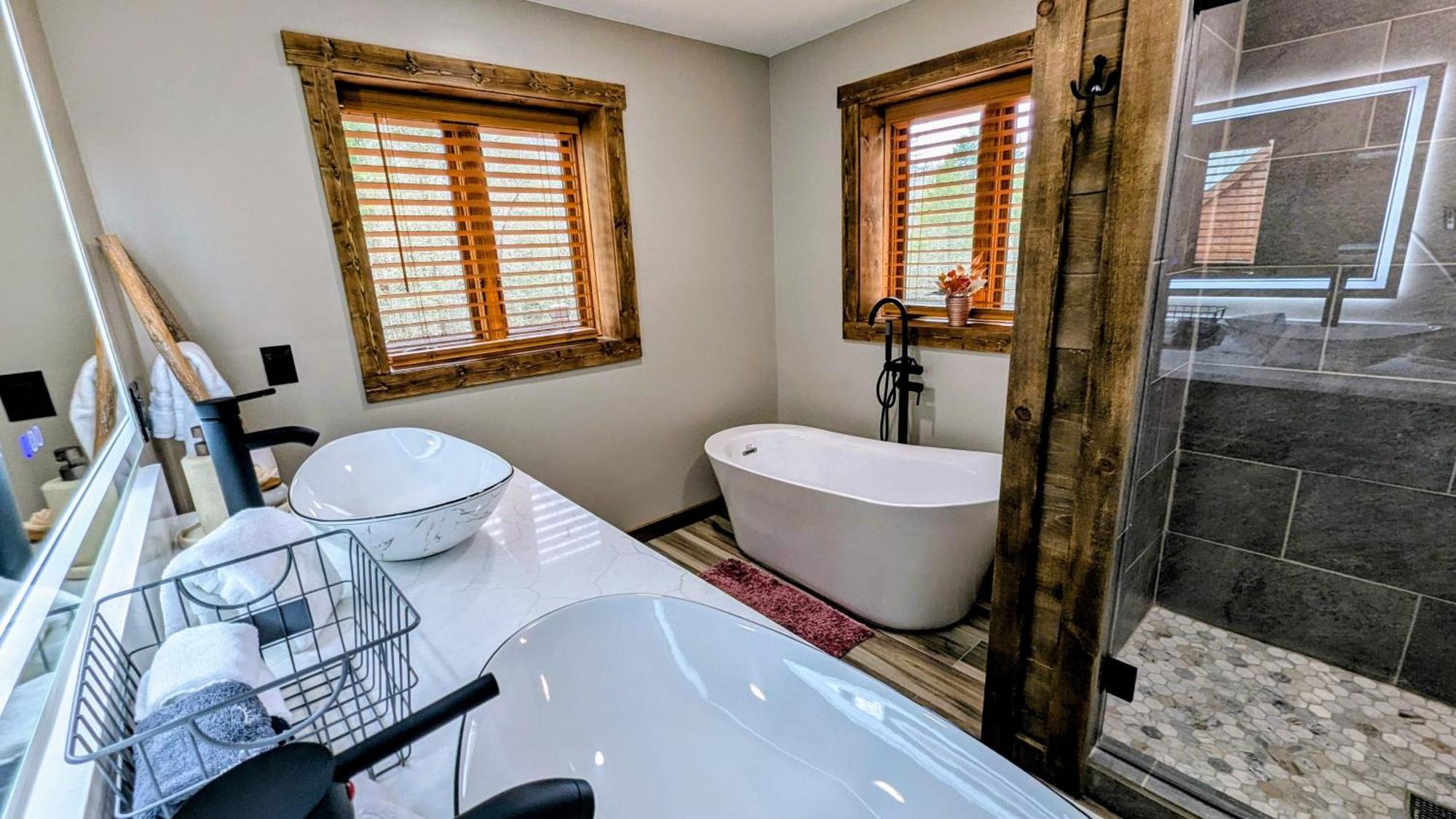The Chariot - Creek Front With Hottub, Fire Pits, Billiards, Ev Charger - Sandalwood Stays Blue Ridge Exteriér fotografie